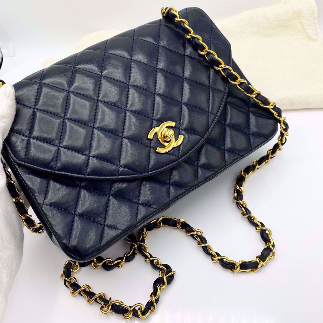 chanel crossbody flap bag